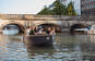 Gruppe sejlende i Københavns kanaler med GoBoat