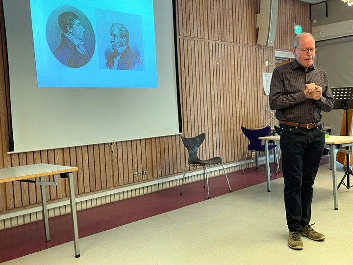 Jan Nicolajsen i flot fortolkning over Weyses liv. (Foto: Margrit Skott).