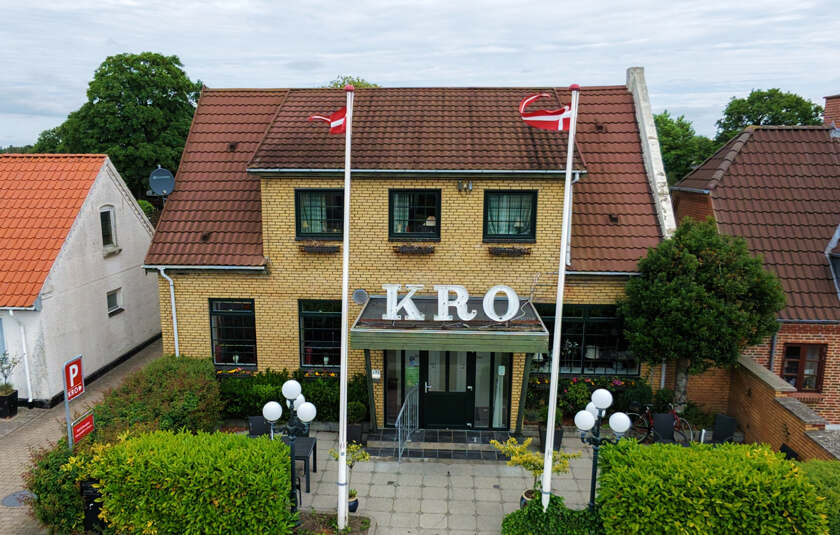 Biersted Kro set udefra i Biersted.