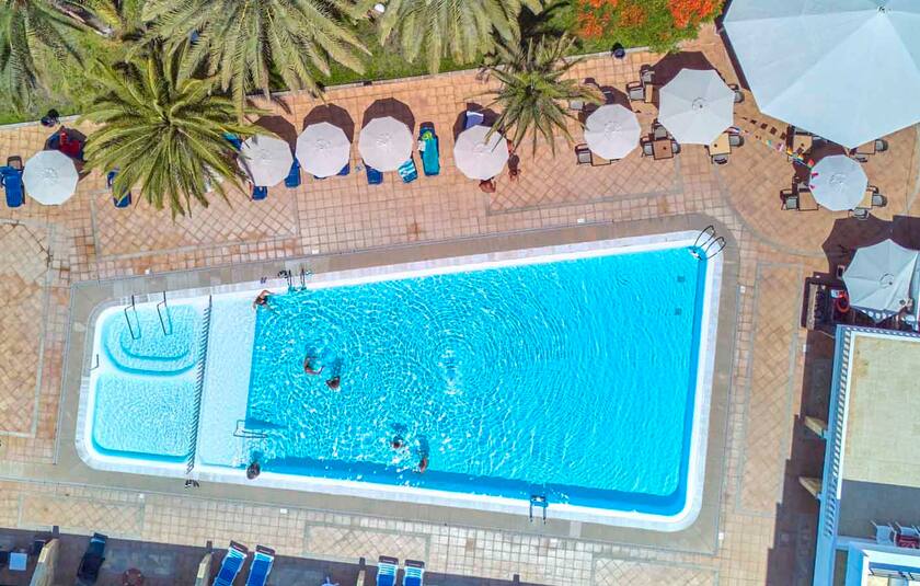 Poolområde på Chatur Palmera Mar på Gran Canaria.