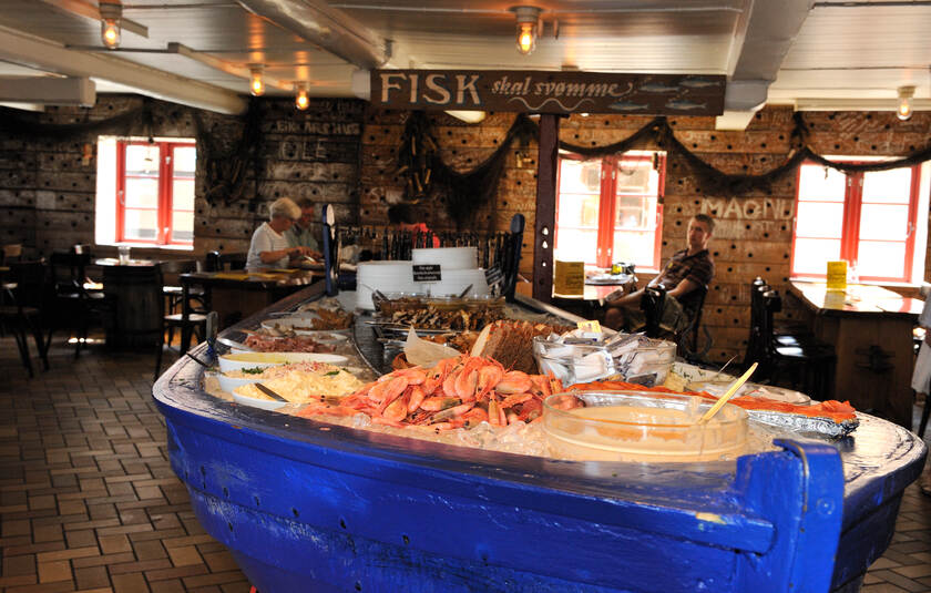 Fiskebuffet på restaurant på Bornholm