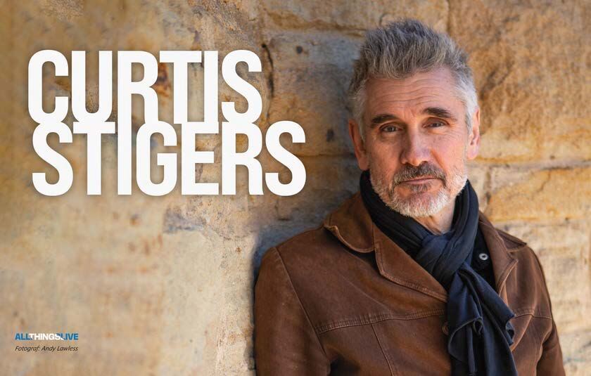 Koncertplakat med Curtis Stigers oplev ham hos Musikteatret Holstebro