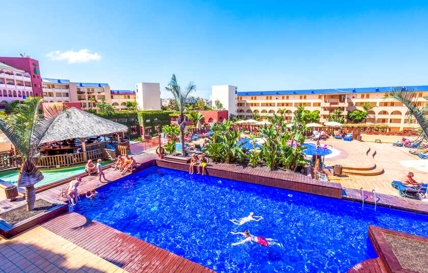 Poolområde på Hotel Best Jacaranda i Costa Adeje på Tenerife.