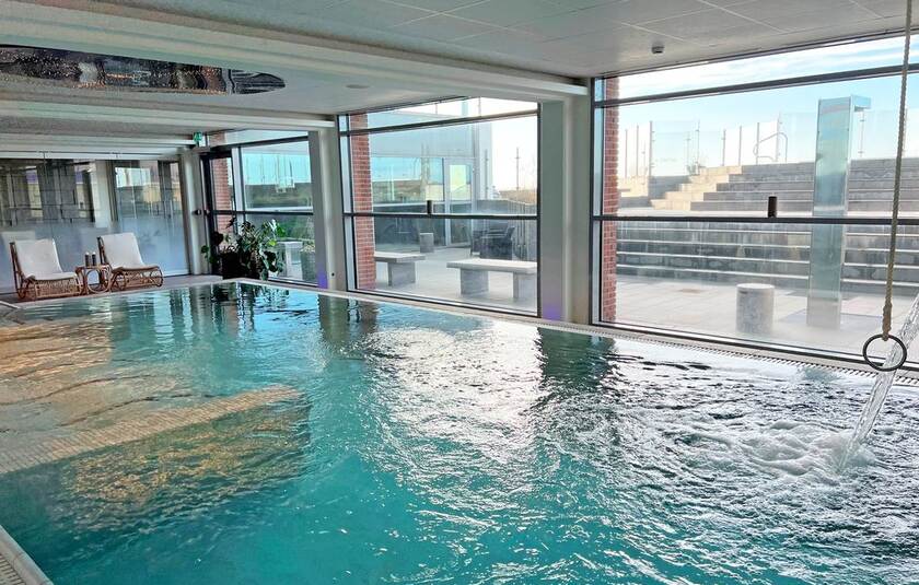 Swimmingpool på Spa Hotel Griffen i Rønne
