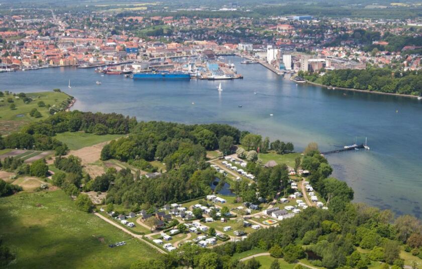 Ud over øst sadel Glamping på Svendborgsund Camping med 15% rabat på overnatning