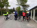5. oktober 2022. Første Stop hos Boss Cykler for at få lidt luft i dækkene, før vi satte kurs mod Slusegård (foto: Bente Kofoed Dam).